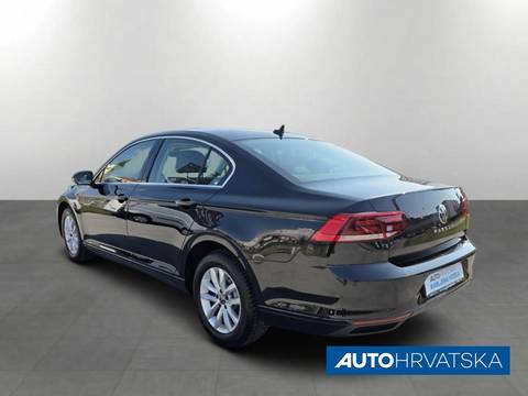 2022 Volkswagen Passat — sličica 4