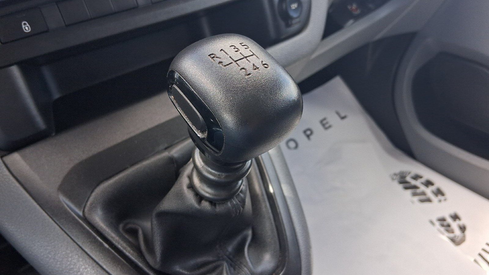 2022 Opel Vivaro — fotografija 20