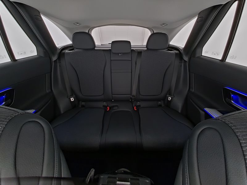 2025 Mercedes-Benz GLC — fotografija 9