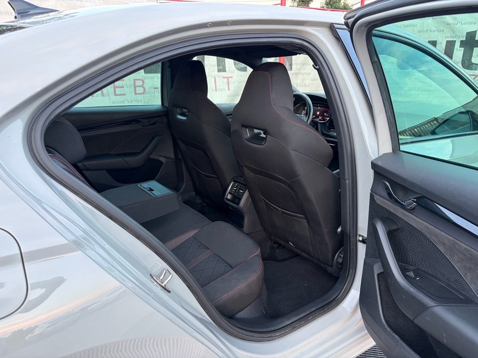 2021 Škoda Octavia — fotografija 12