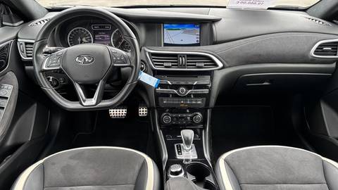2017 Infiniti Q30 — sličica 4