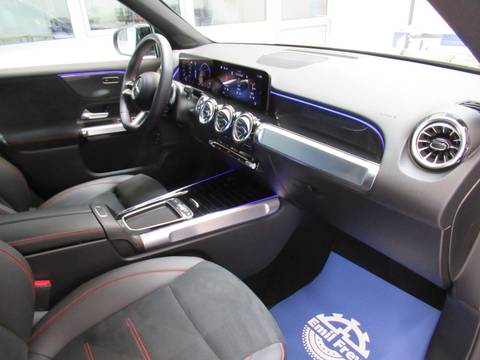 2025 Mercedes-Benz GLB — sličica 9