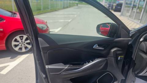 2018 Opel Grandland — sličica 20