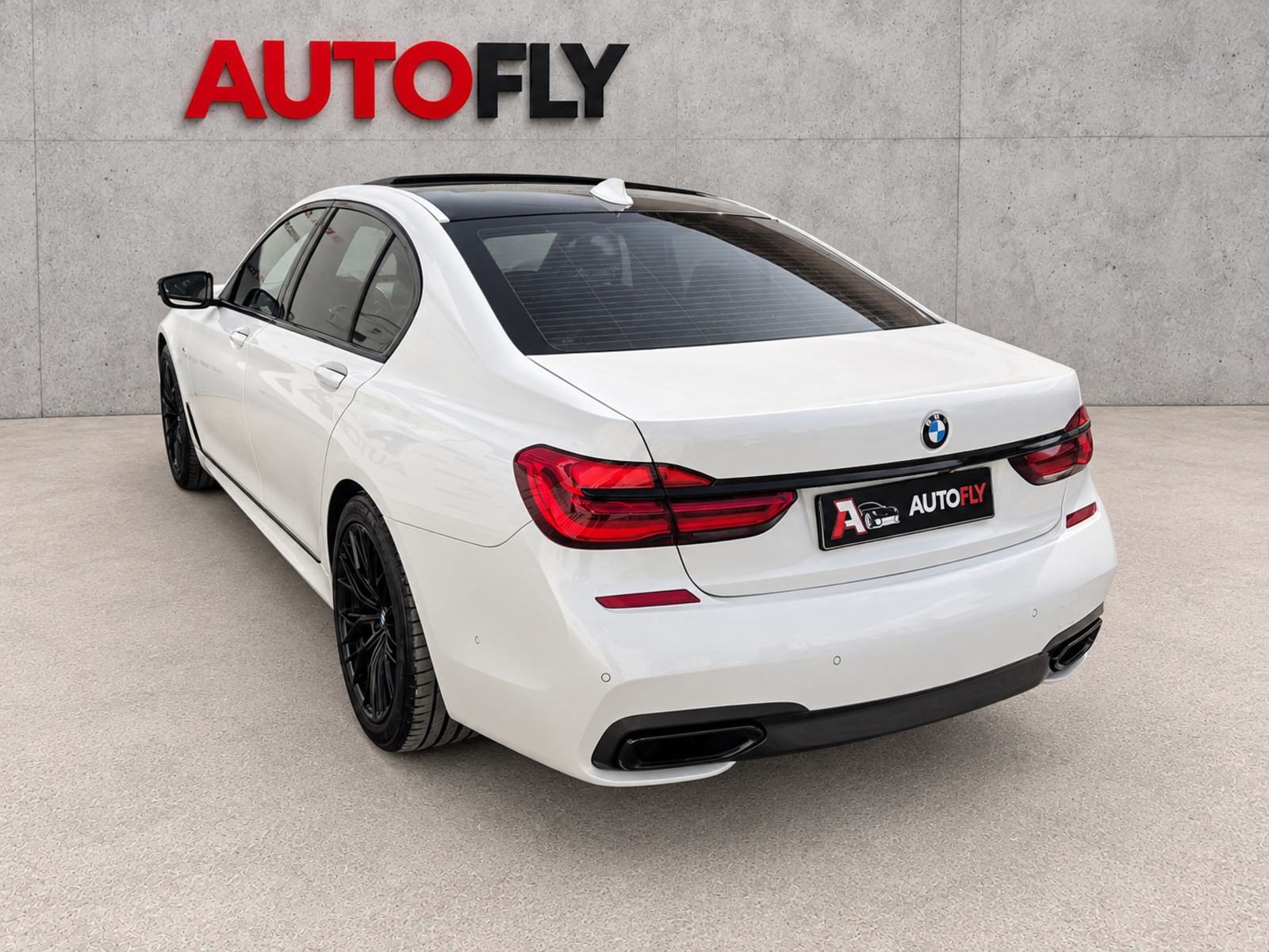 2017 BMW Serija 7 M Sport — fotografija 6