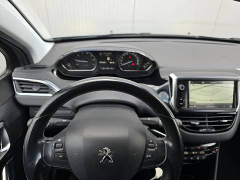 2017 Peugeot 2008 — sličica 15