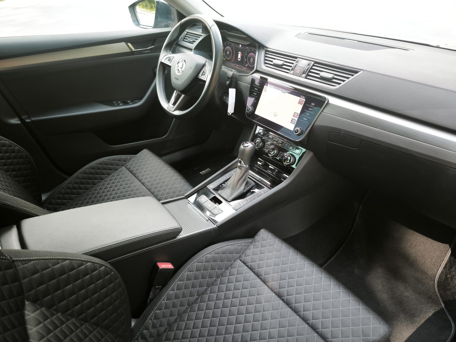 2019 Škoda Superb — fotografija 22
