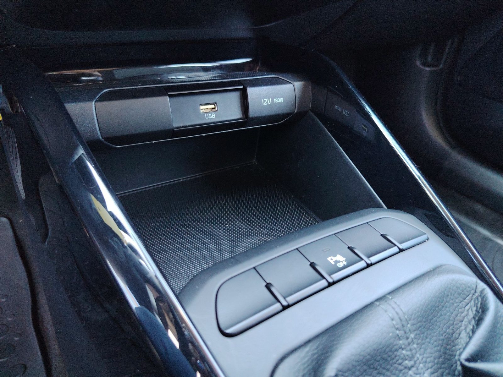 2021 Kia Stonic — fotografija 29