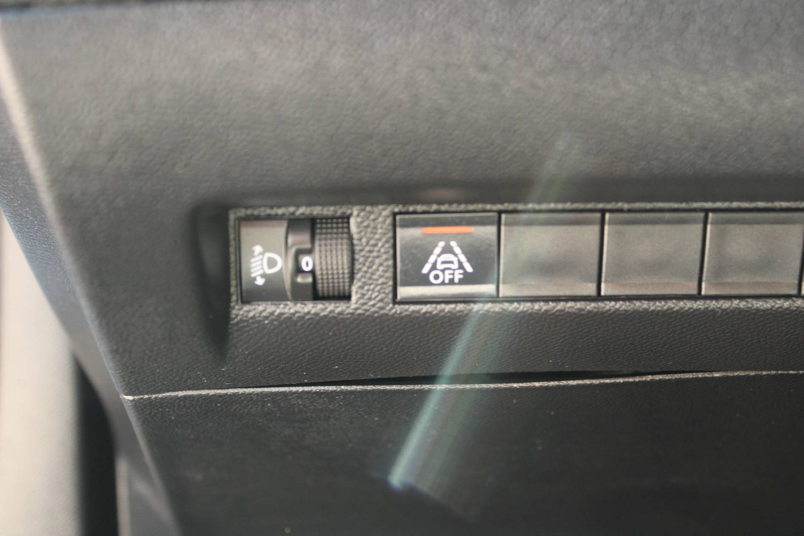 2023 Peugeot 2008 — fotografija 16