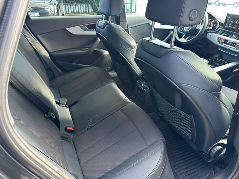2023 Audi A4 S line — sličica 12