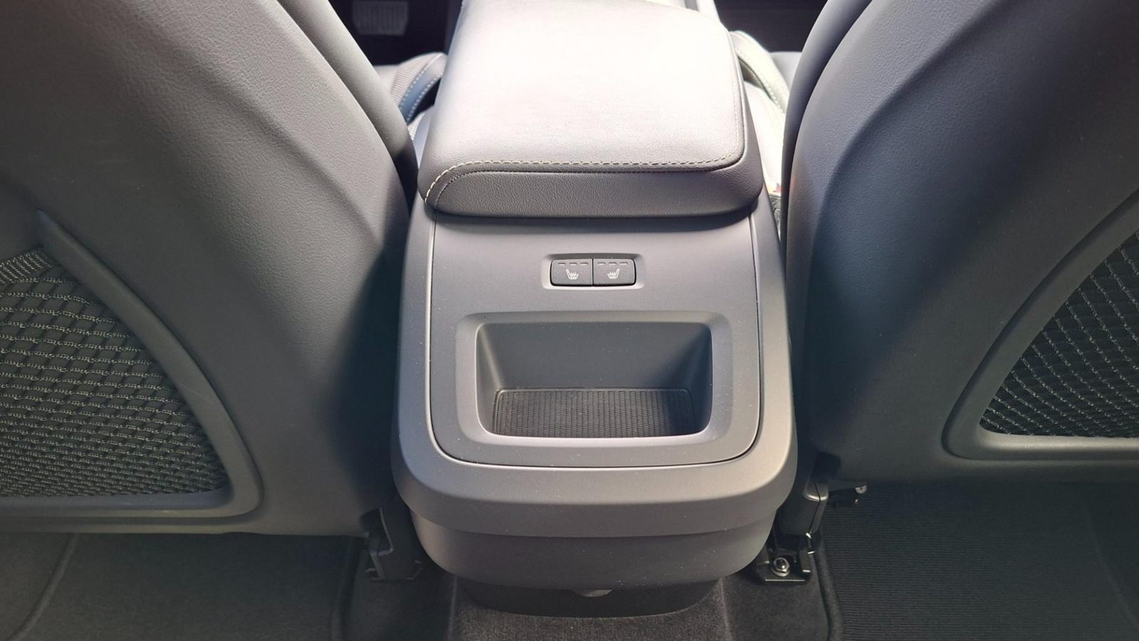 2023 Volvo XC60 — fotografija 15