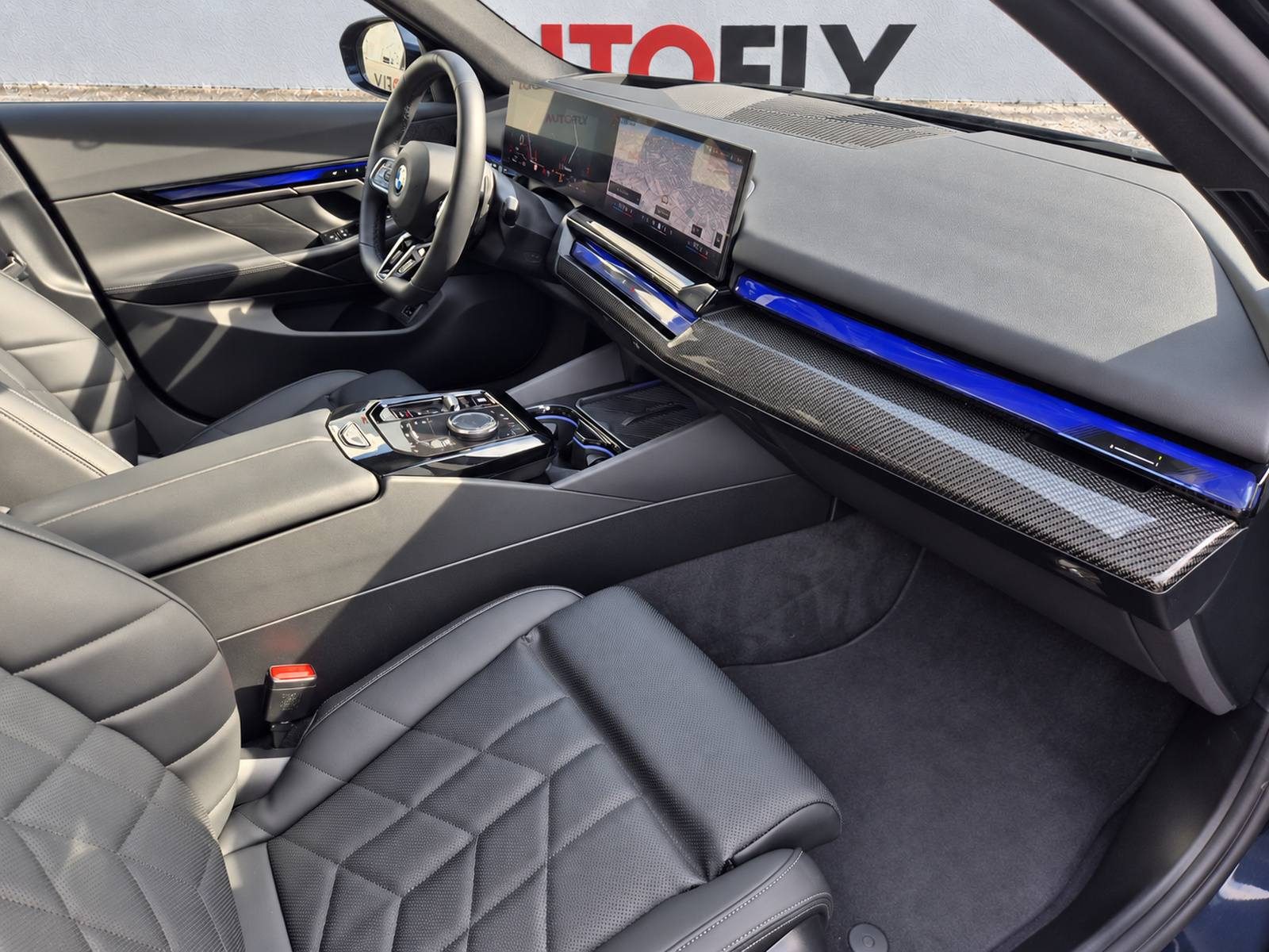 2026 BMW Serija 5 M Sport — fotografija 18