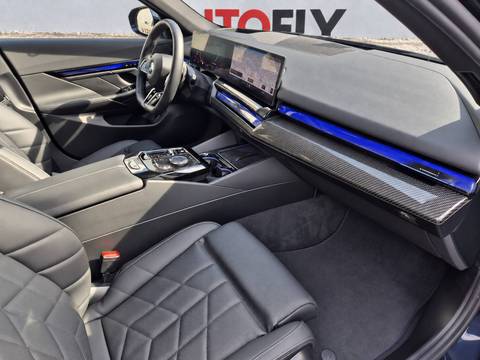 2026 BMW Serija 5 M Sport — sličica 18