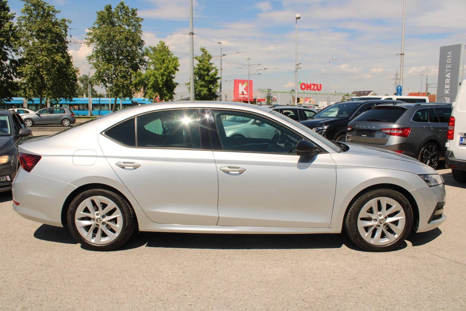 2023 Škoda Octavia — fotografija 4