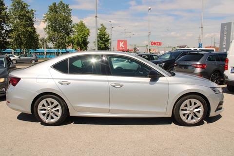 2023 Škoda Octavia — sličica 4