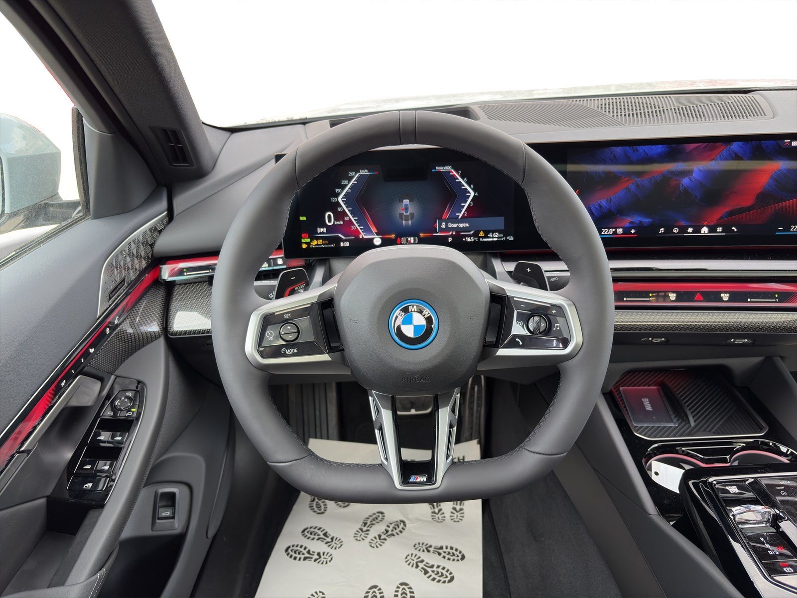 2025 BMW Serija 5 — fotografija 10