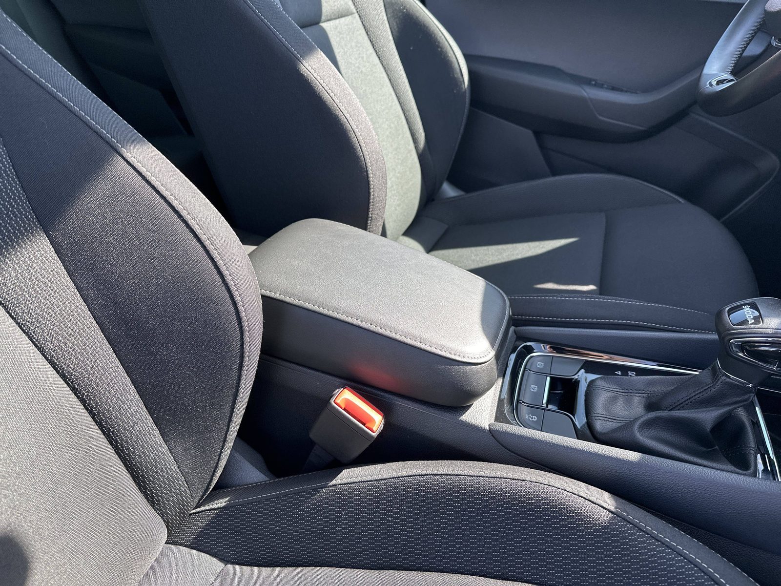 2024 Škoda Karoq — fotografija 24