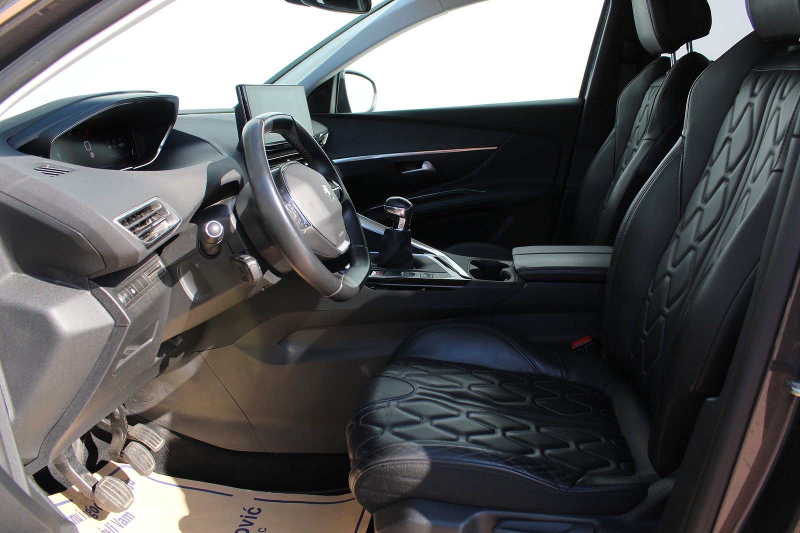 2022 Peugeot 3008 — fotografija 8