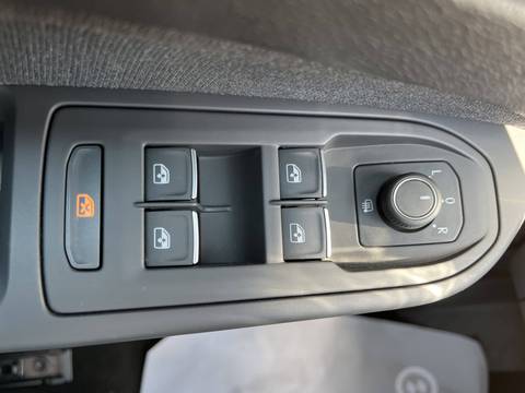2024 Volkswagen Golf — sličica 28