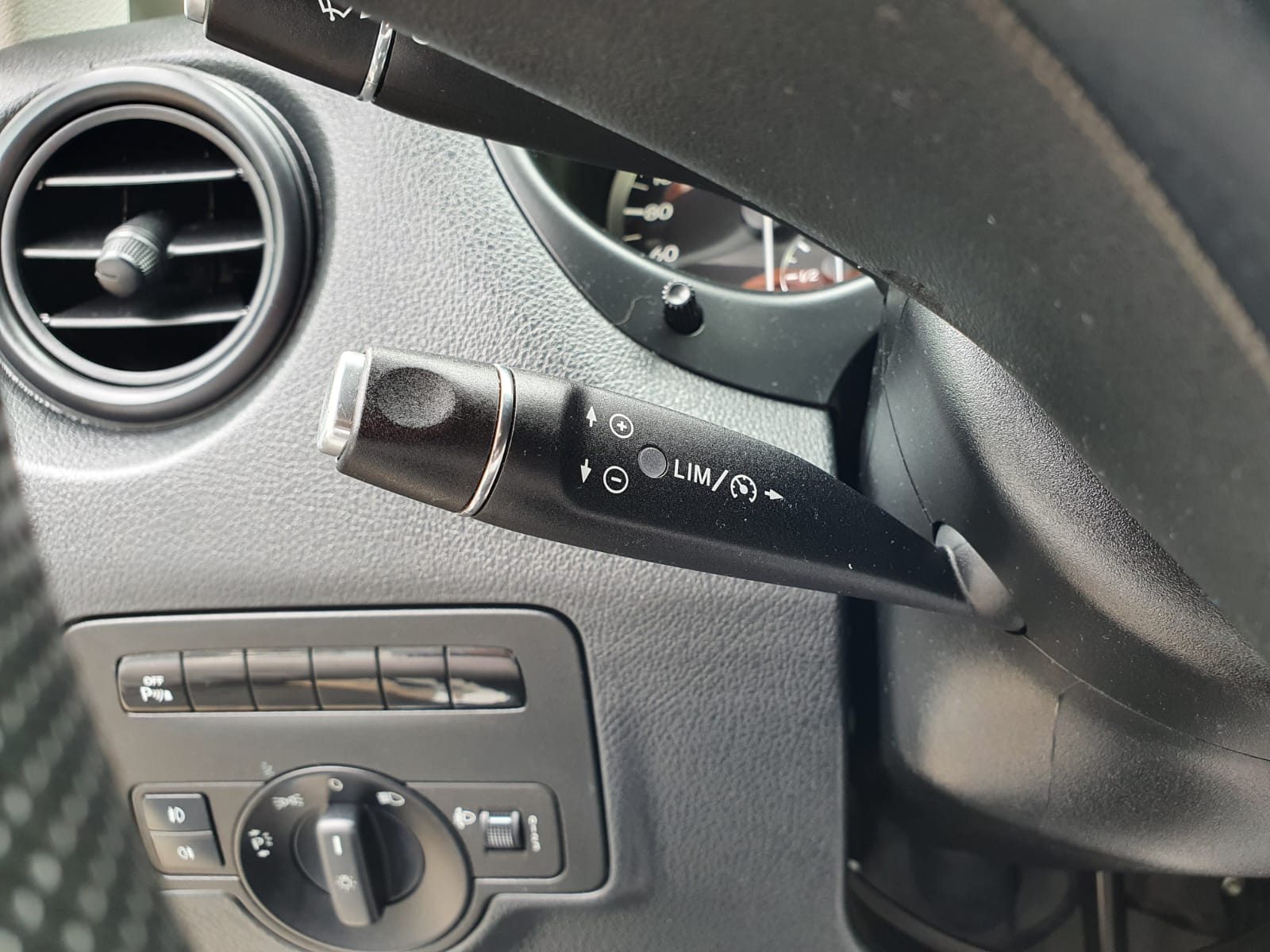 2015 Mercedes-Benz Vito — fotografija 23