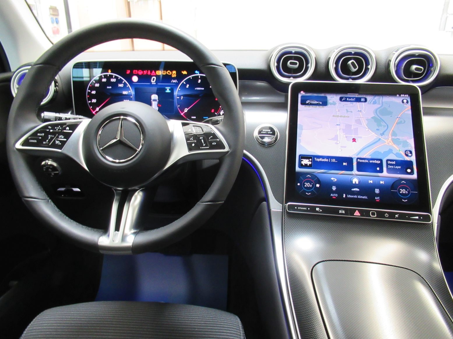 2025 Mercedes-Benz GLC Avantgarde — fotografija 13