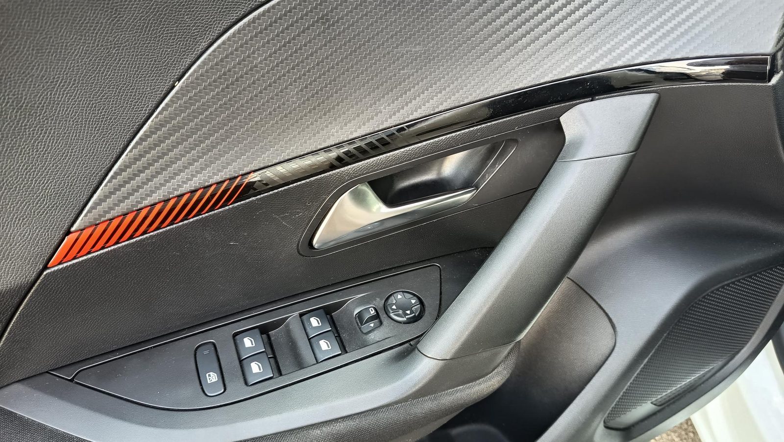 2008 Peugeot 2008 — fotografija 13