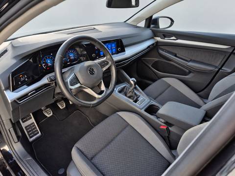 2021 Volkswagen Golf — sličica 16