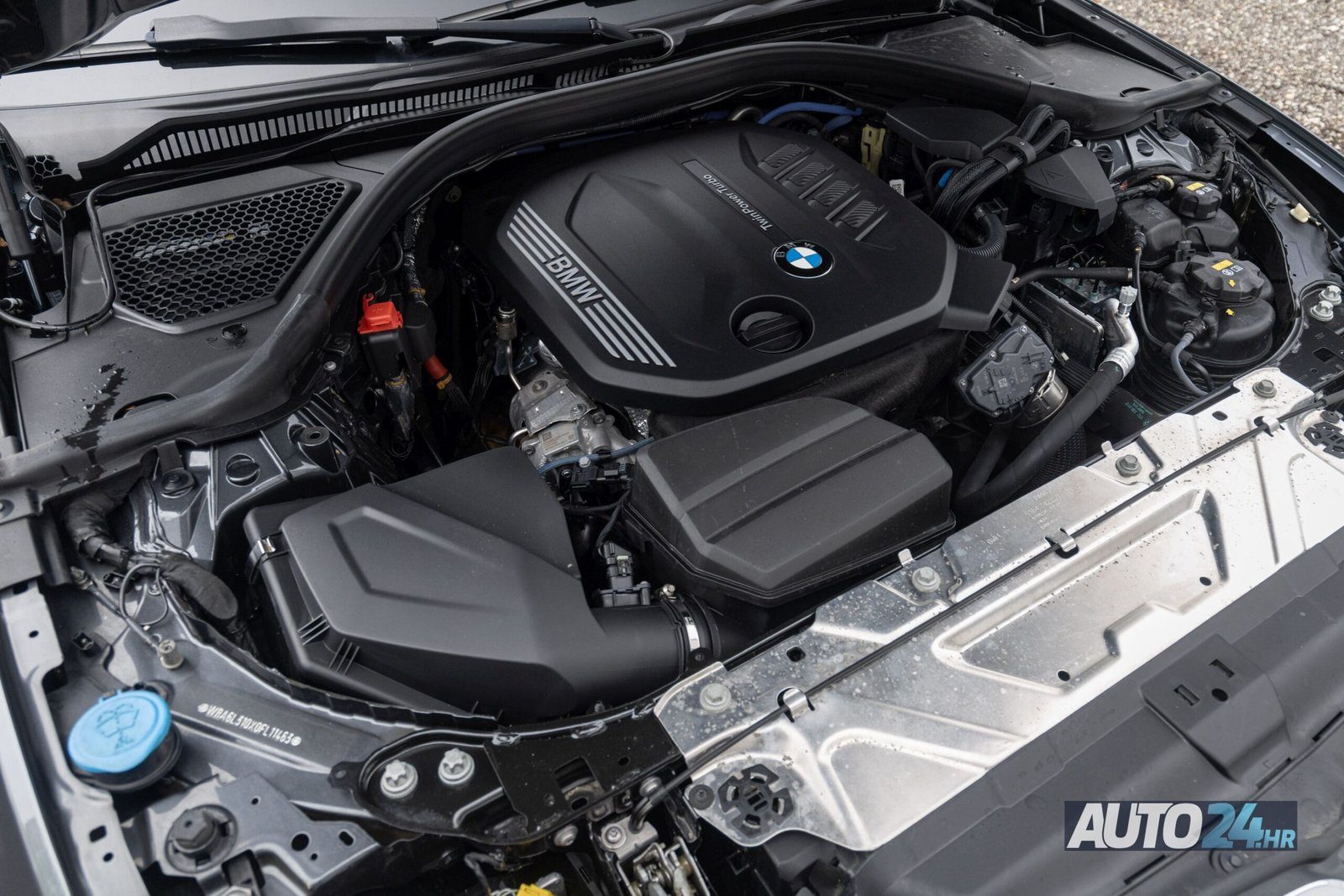 2021 BMW Serija 3 Sport Line — fotografija 22