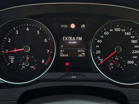 2022 Volkswagen Passat — sličica 7