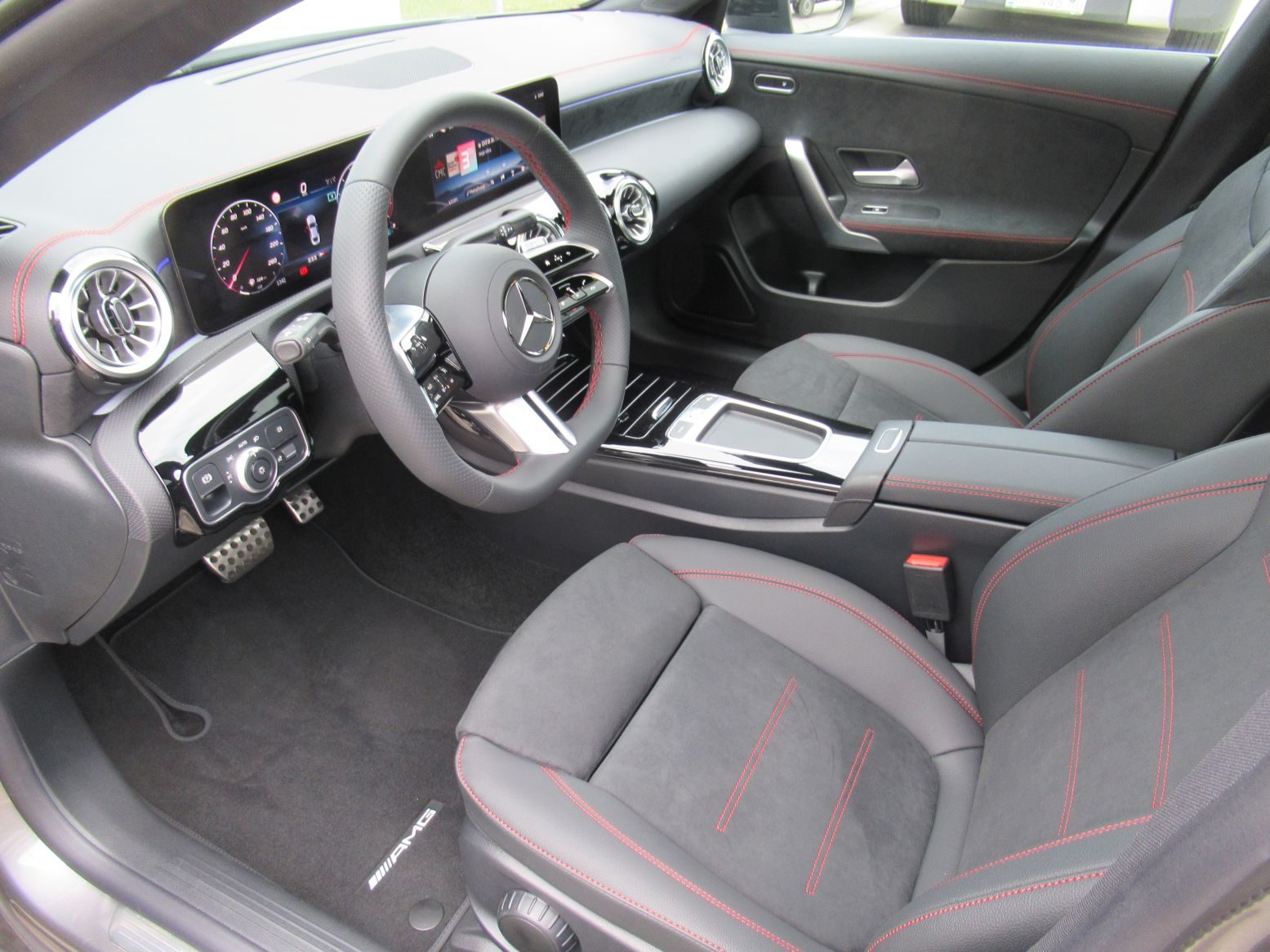 2025 Mercedes-Benz CLA — fotografija 18