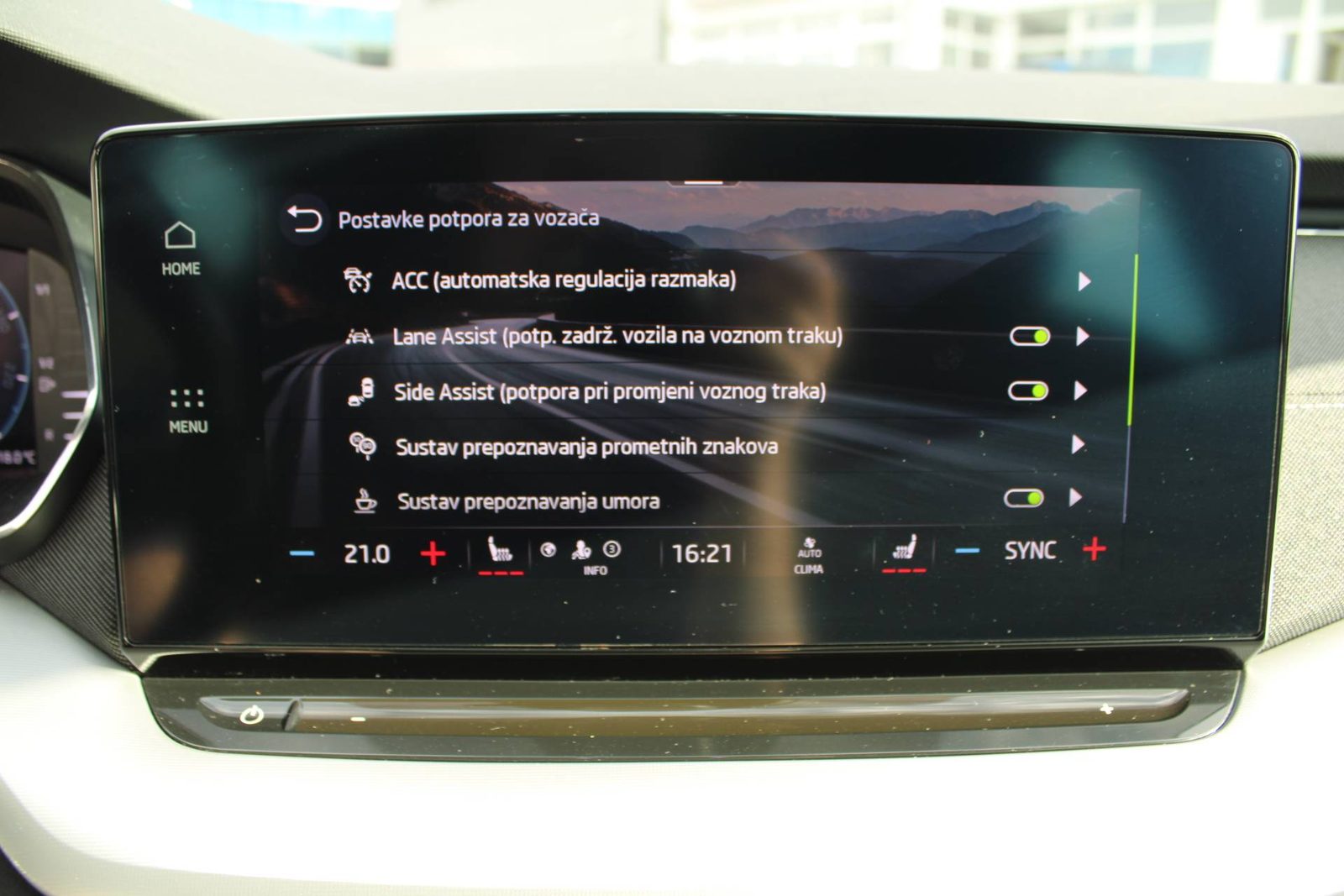 2022 Škoda Octavia — fotografija 25