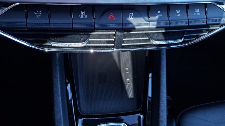 2021 Škoda Octavia — fotografija 15