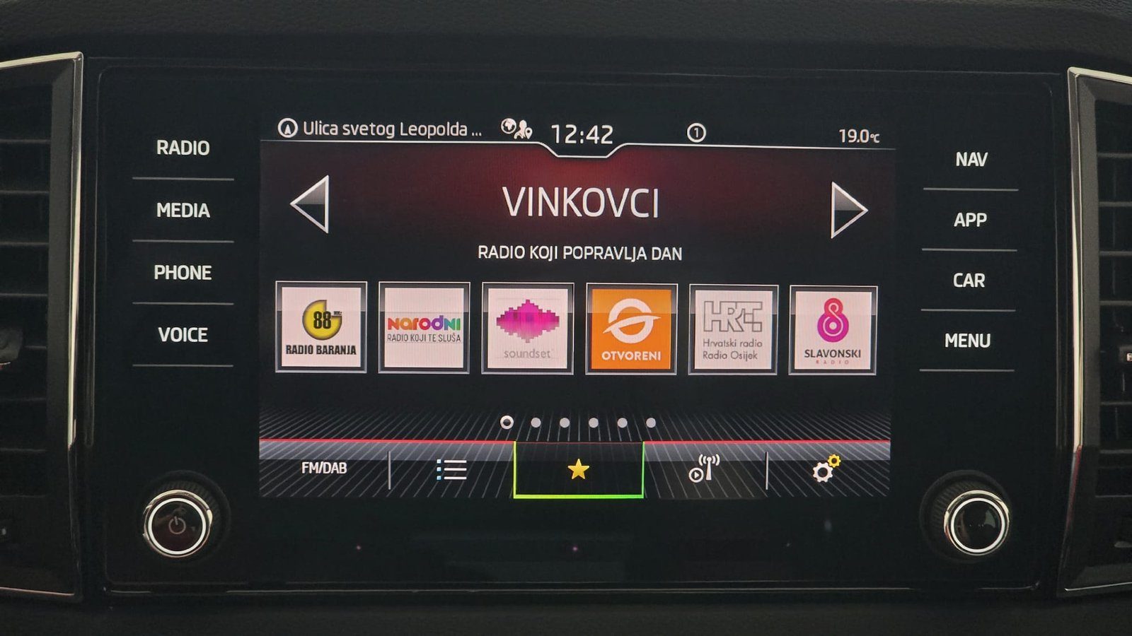 2022 Škoda Karoq — fotografija 15