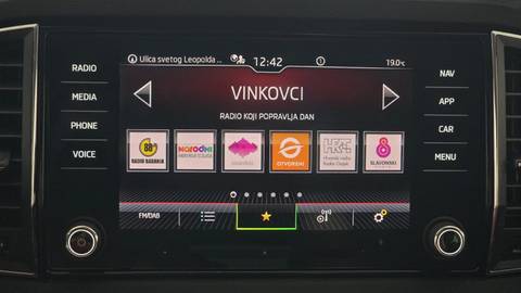 2022 Škoda Karoq — sličica 15