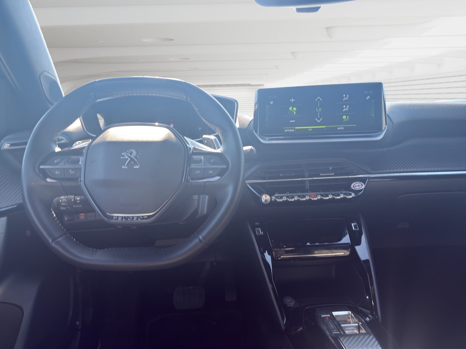 2023 Peugeot 2008 — fotografija 10