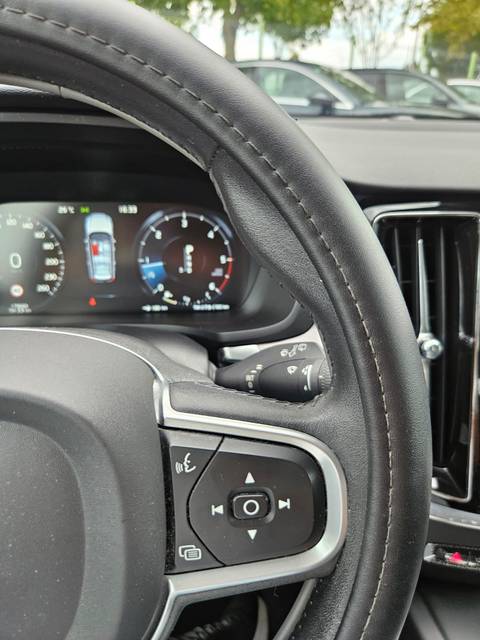 2019 Volvo V60 — sličica 14