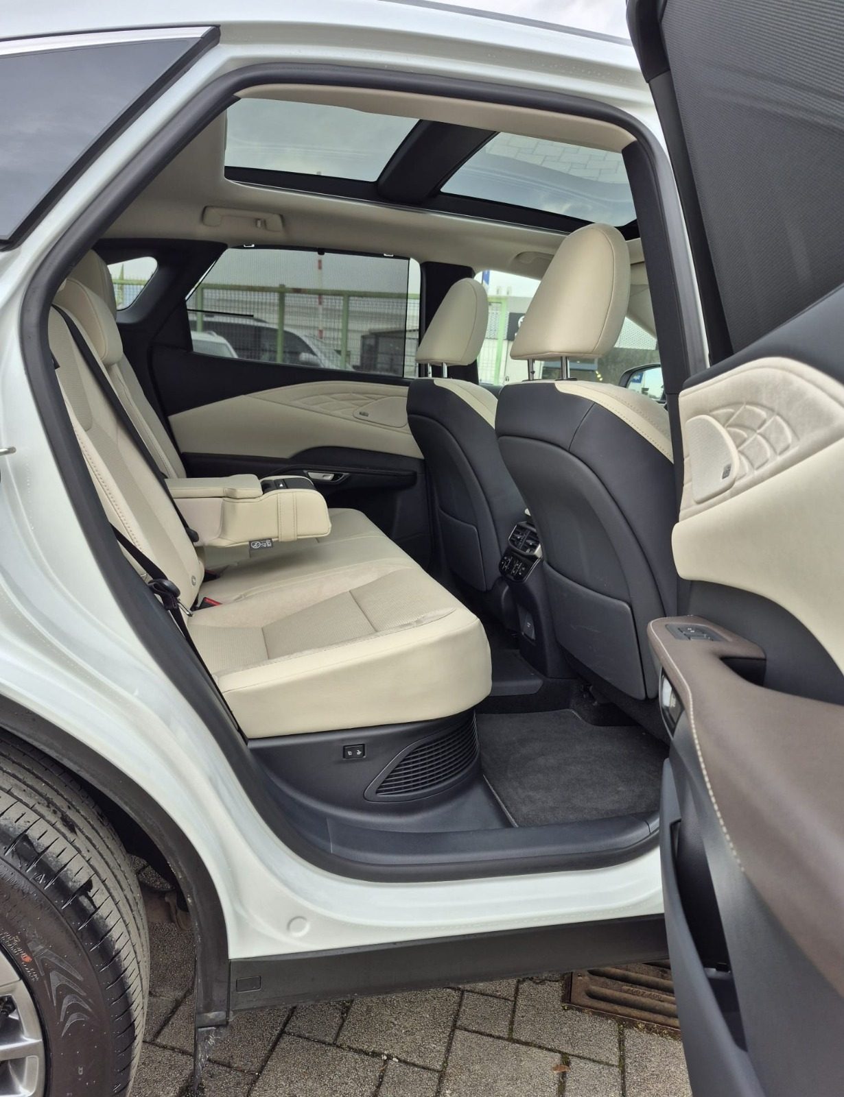 2025 Lexus RX 450h — fotografija 19