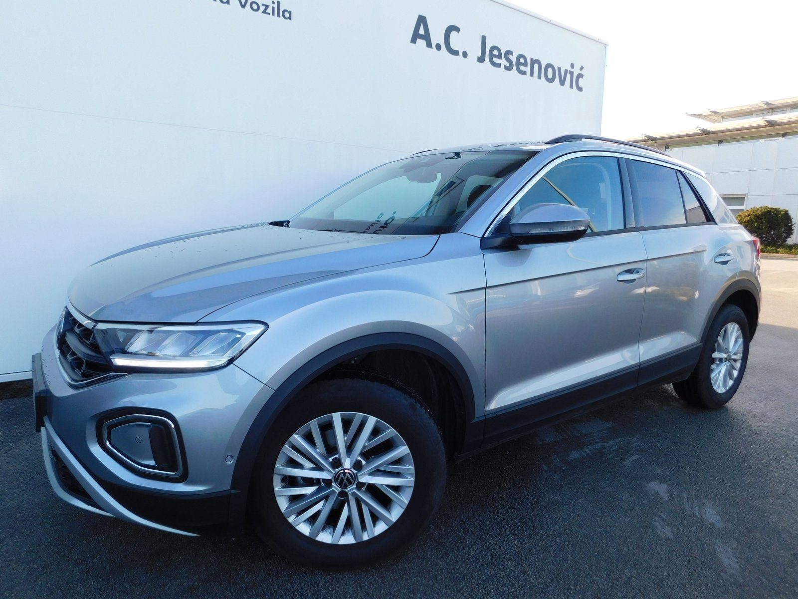 2024 Volkswagen T-Roc — fotografija 7