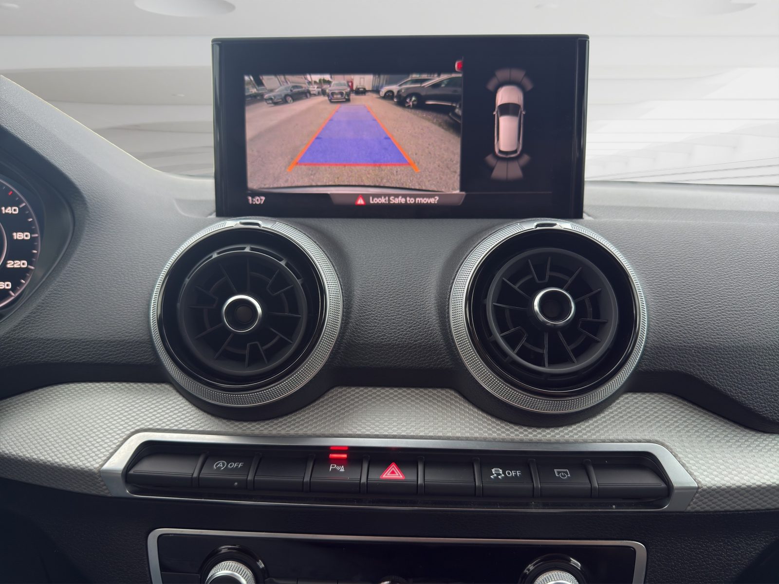 2023 Audi Q2 — fotografija 15
