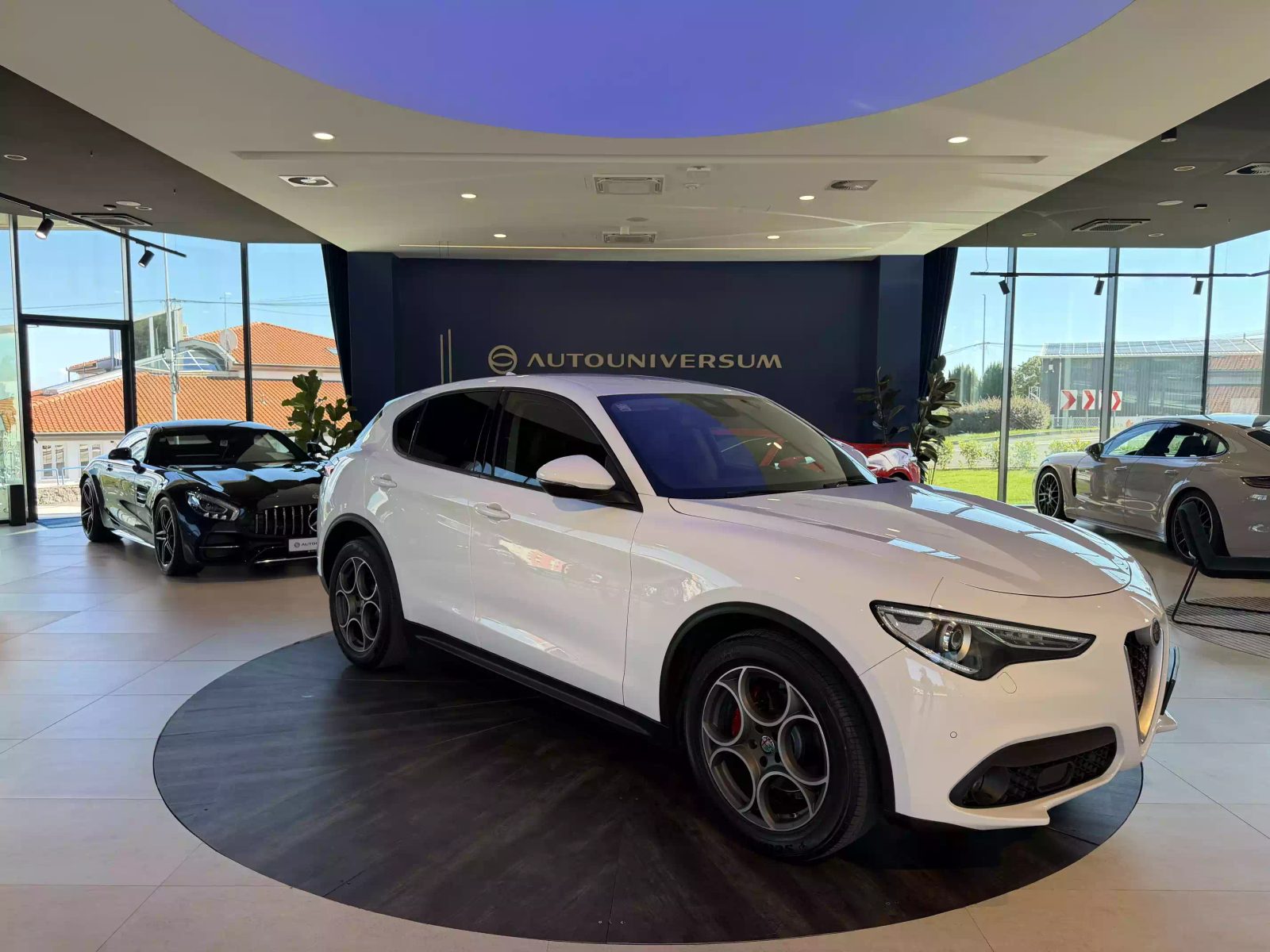 2018 Alfa Romeo Stelvio — fotografija 3
