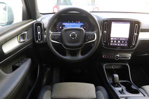 2026 Volvo XC40 — sličica 11