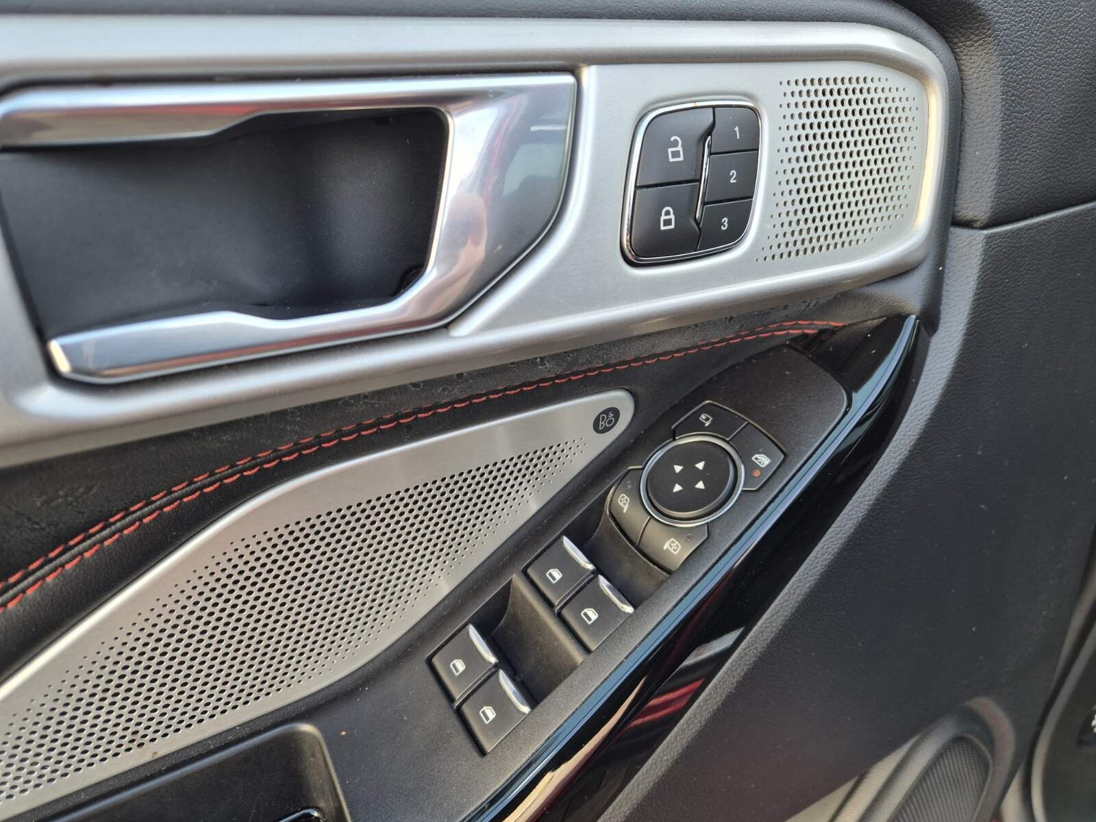 2023 Ford Explorer ST-Line — fotografija 25