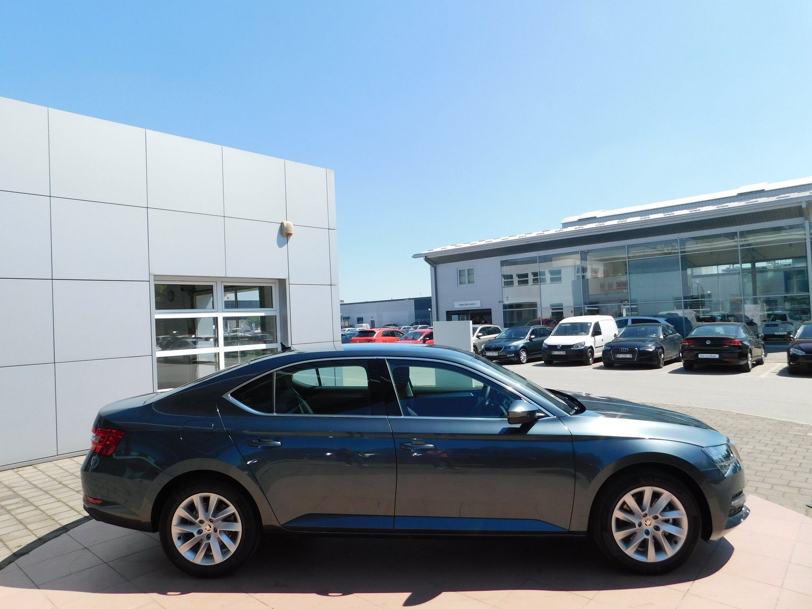 2021 Škoda Superb — fotografija 8