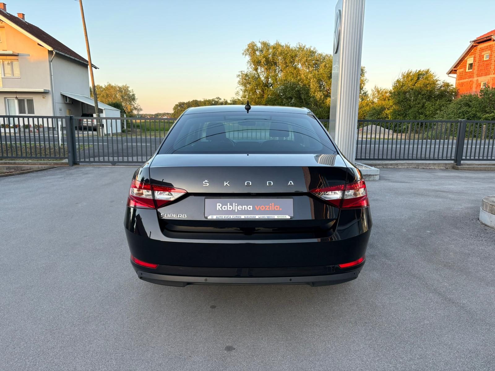 2021 Škoda Superb — fotografija 5