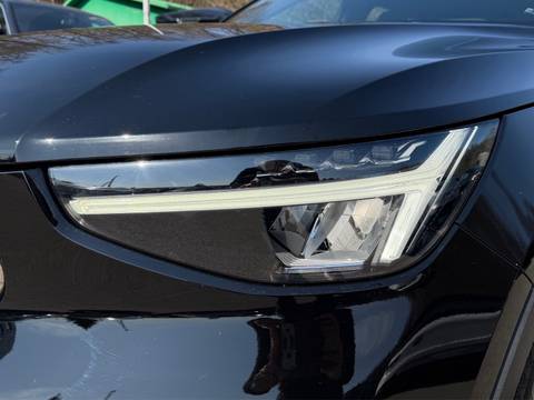 2022 Volvo XC40 — sličica 10