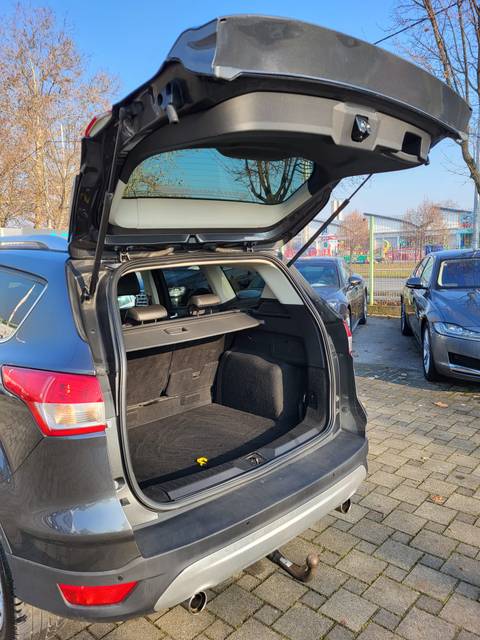 2016 Ford Kuga — sličica 16