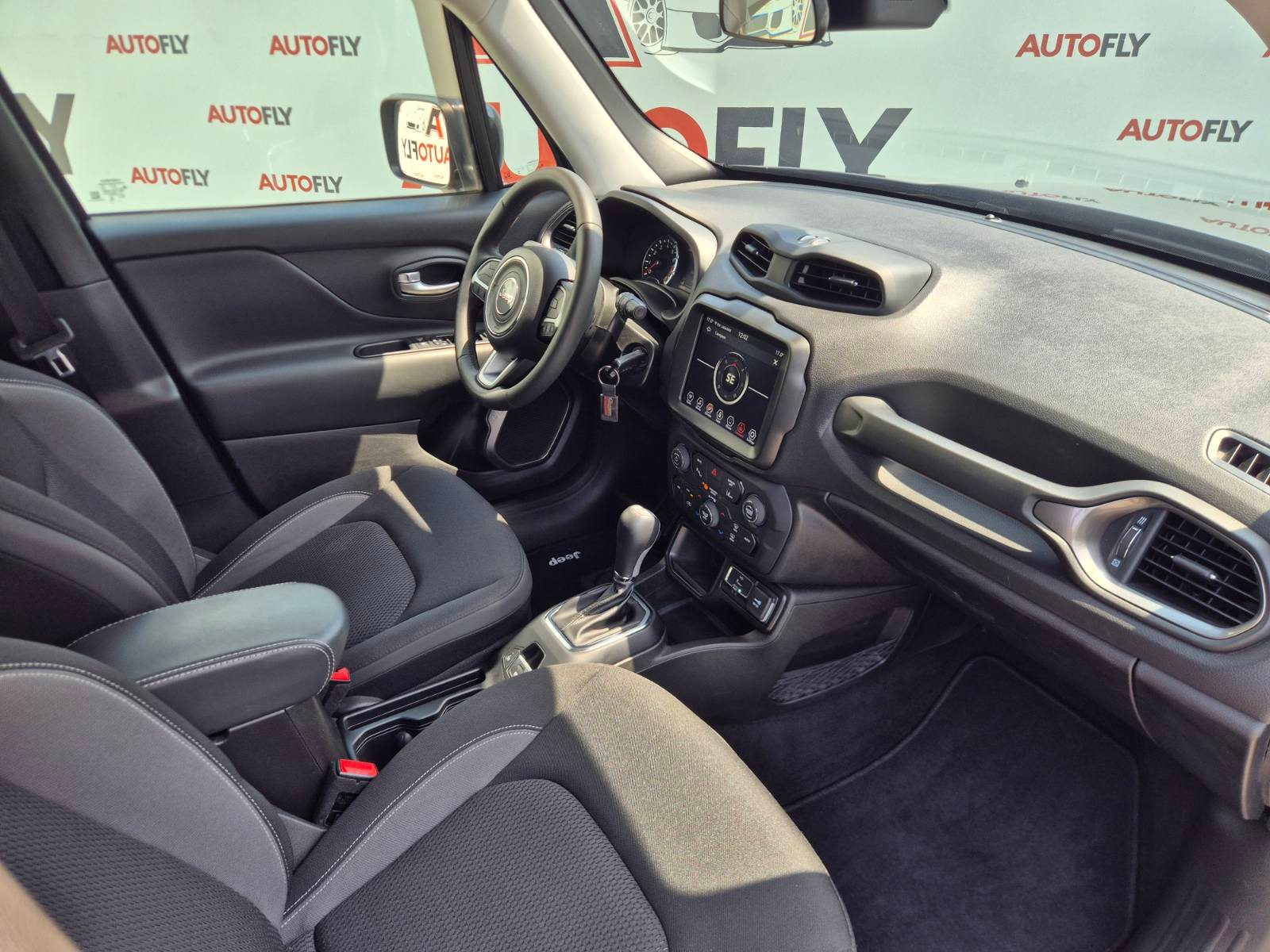 2023 Jeep Renegade — fotografija 18