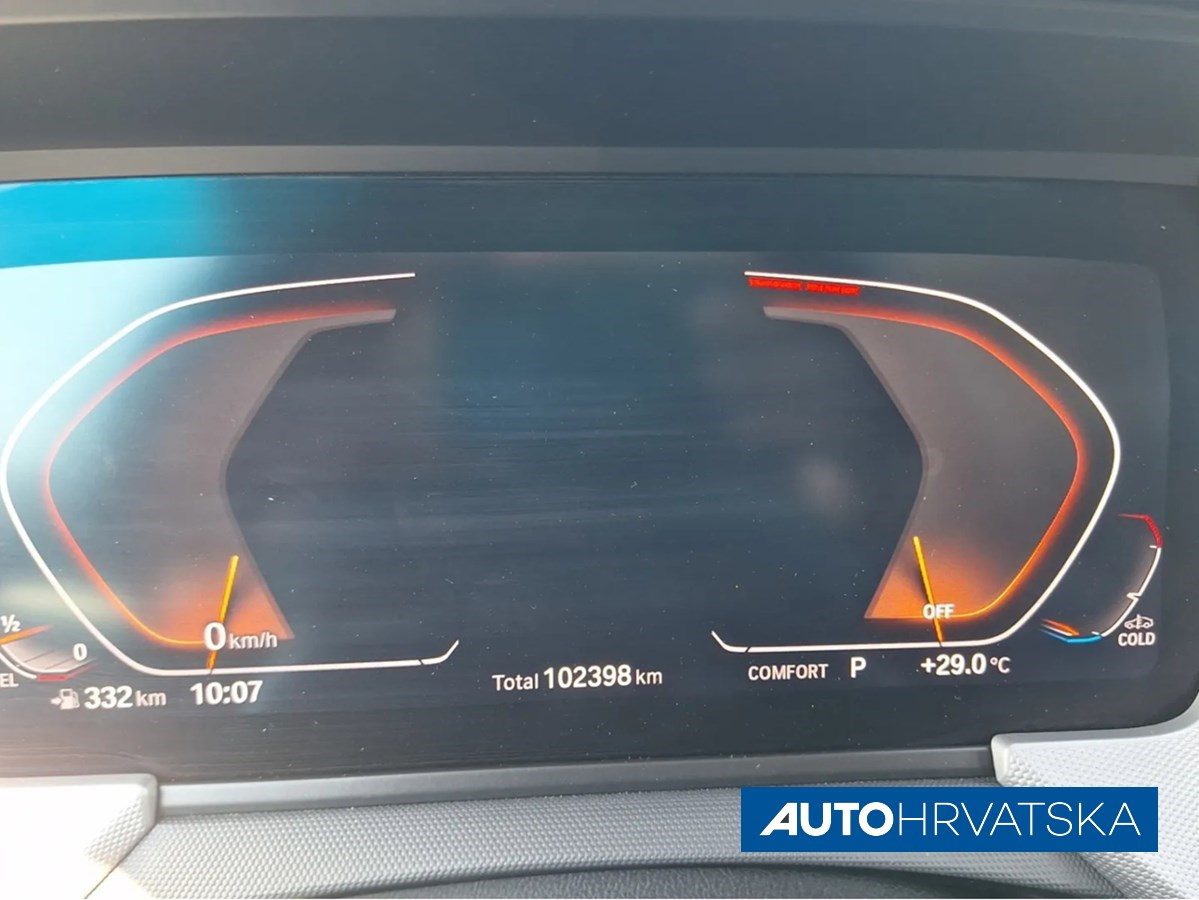 2022 BMW Serija 1 — fotografija 15