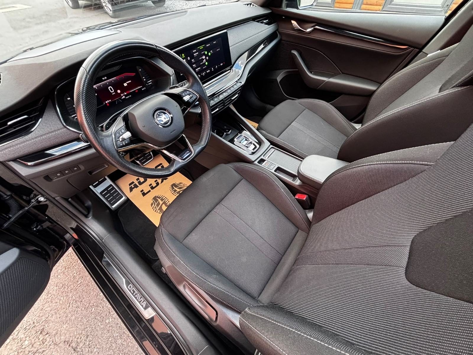 2022 Škoda Octavia Combi — fotografija 5
