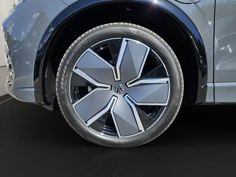 2026 Volkswagen Tiguan R-Line — sličica 9