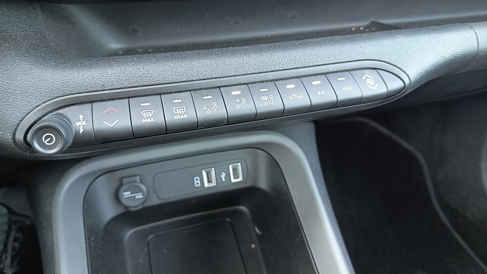 2025 Jeep Avenger — fotografija 15